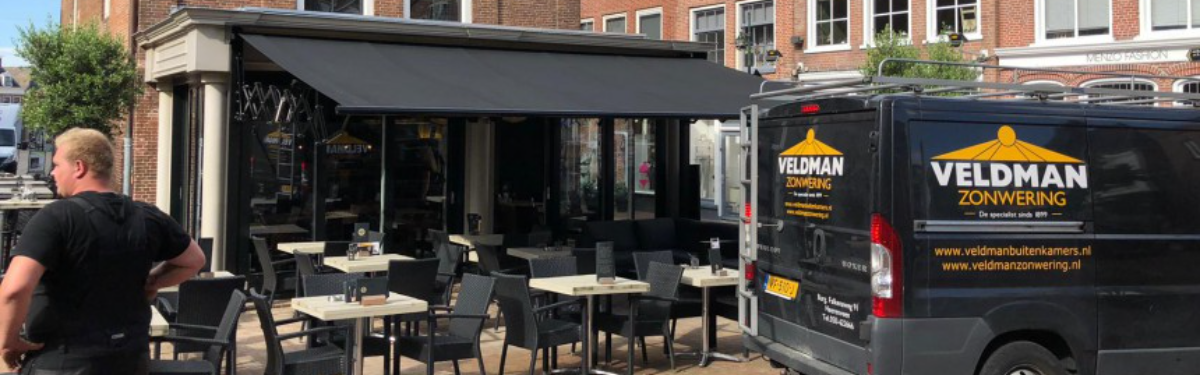 Bus van Veldman Zonwering – realisatie cafe de Waegh schaararmscherm Bus van Veldman Zonwering - realisatie cafe de Waegh schaararmscherm