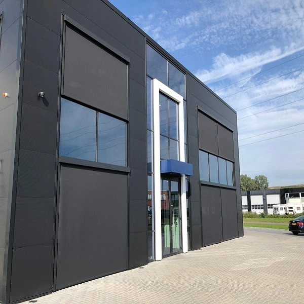 Screens bij een modern kantoor