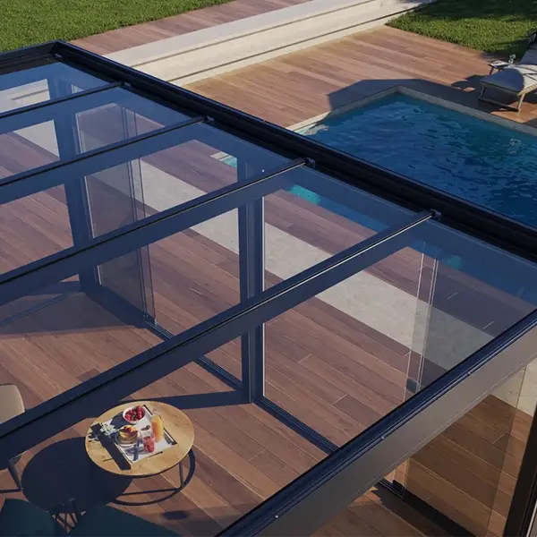 Terrasoverkapping van glas en aluminium