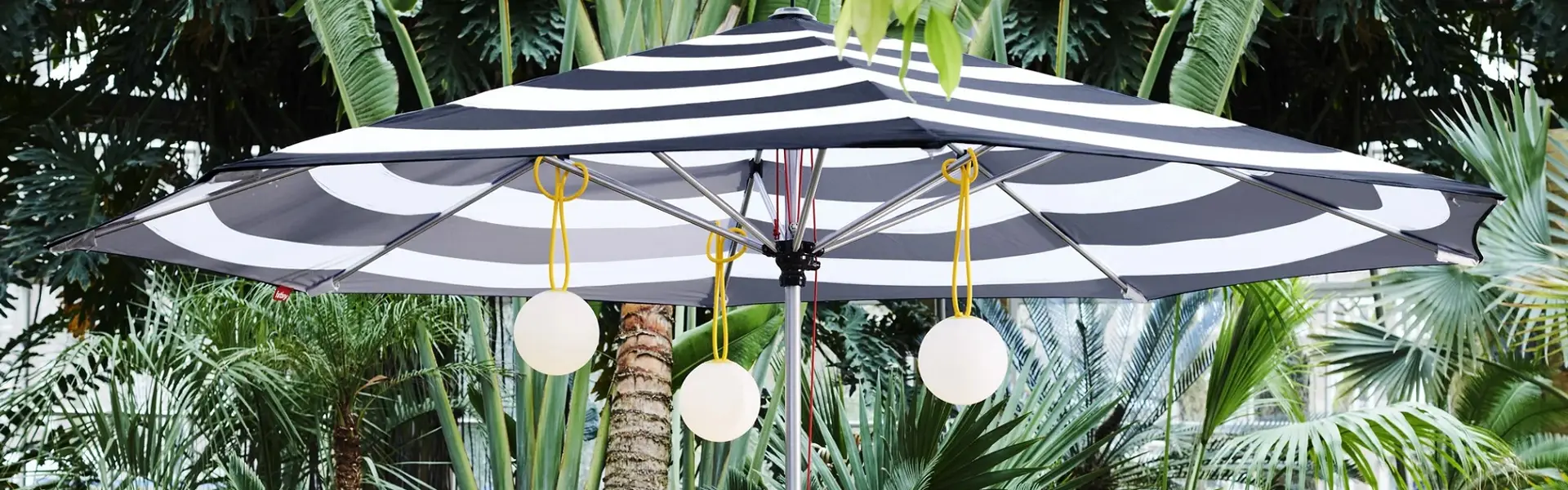 Blauw wit gestreepte Fatboy parasol