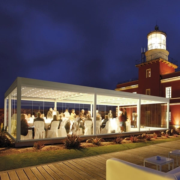 Hotel lamellen overkapping Joy