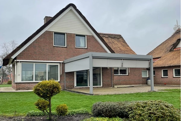 Tuin met zon en regenwering