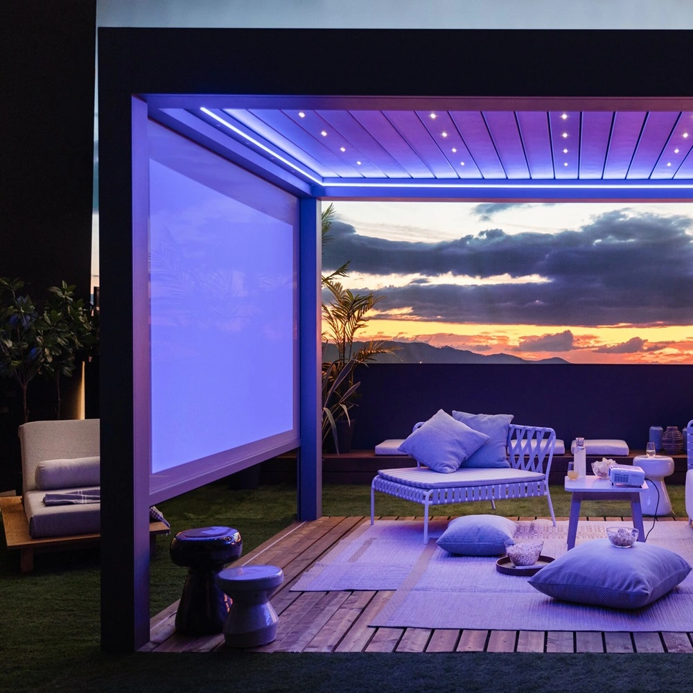 Dakterras met uitschuifbare Velvet Plus overkapping en gezellige zithoek