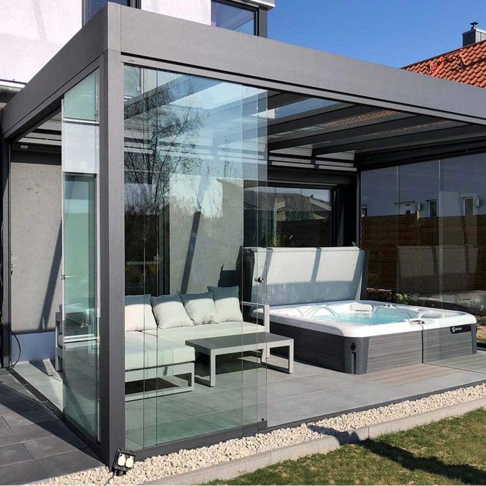 Glazen tuinkamer Cubo met jacuzzi en loungebank