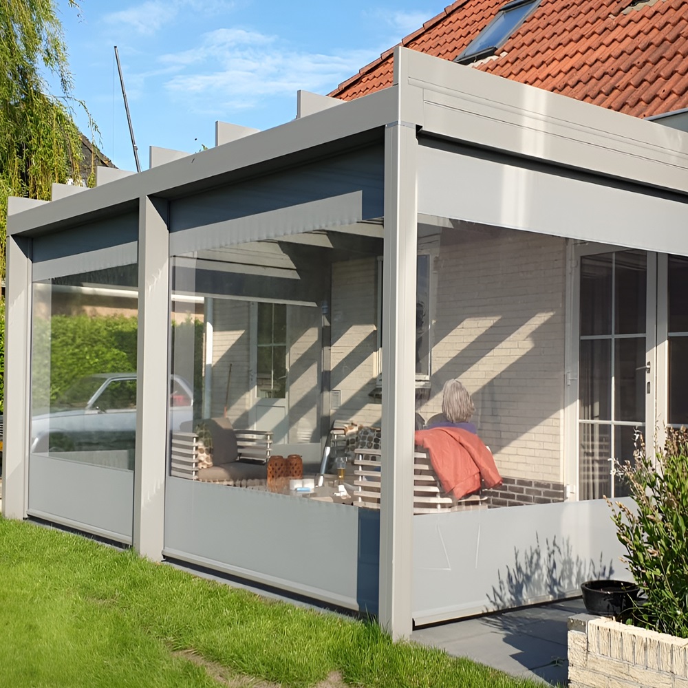 Realisatie van Veldman Zonwering glazen overkapping Terrazza Pure in Nes Friesland