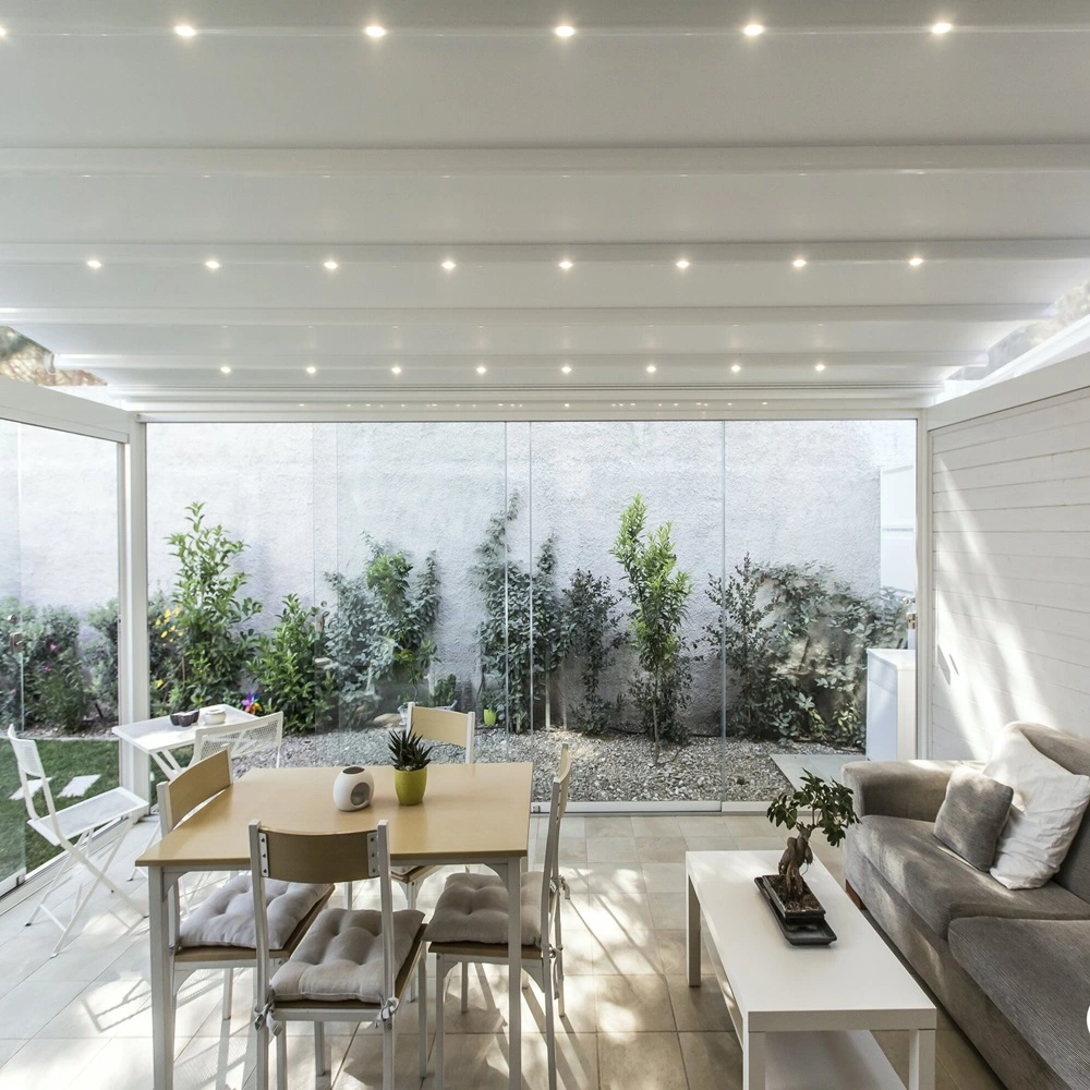 Schuine overkapping Quadra met verlichting en tuinmeubilair