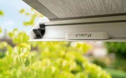 Windsensor voor een zonnescherm