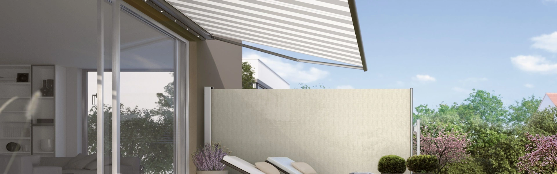 Beige Paravento windscherm op een terras