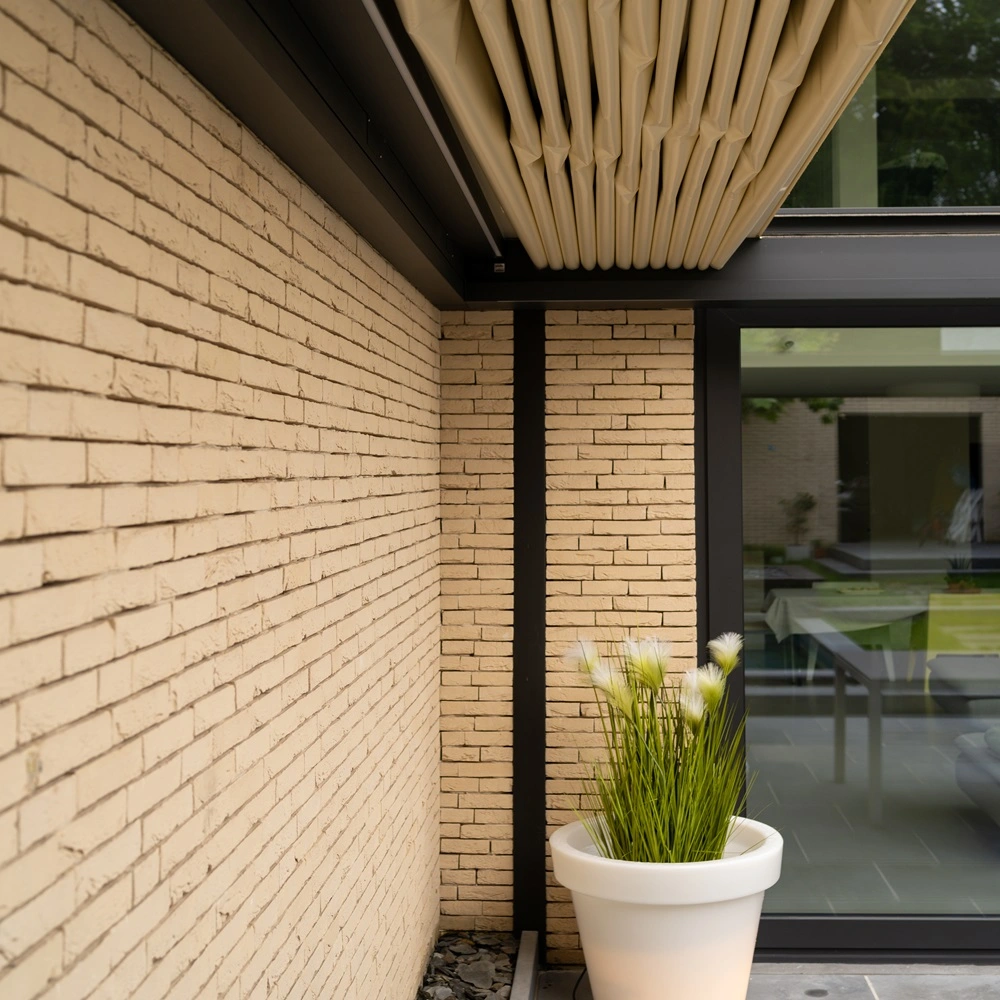 Close-up van Nomo tuinkamer met open dak