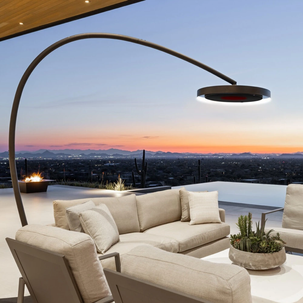 Eclipse Smart Heat heater bij buitenlounge met zonsondergang