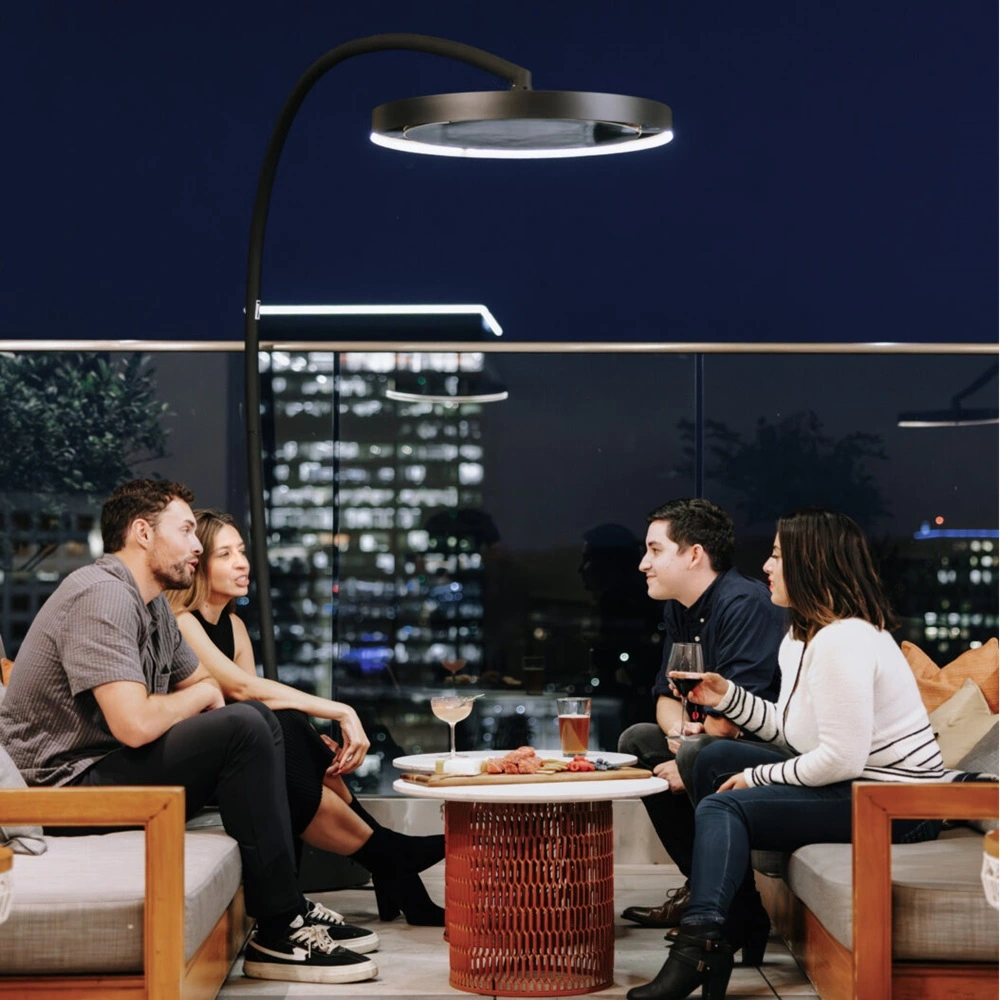 Eclipse Smart Heat heater boven tafel met vrienden