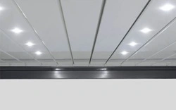 Ledspots in de lamellen van een overkapping