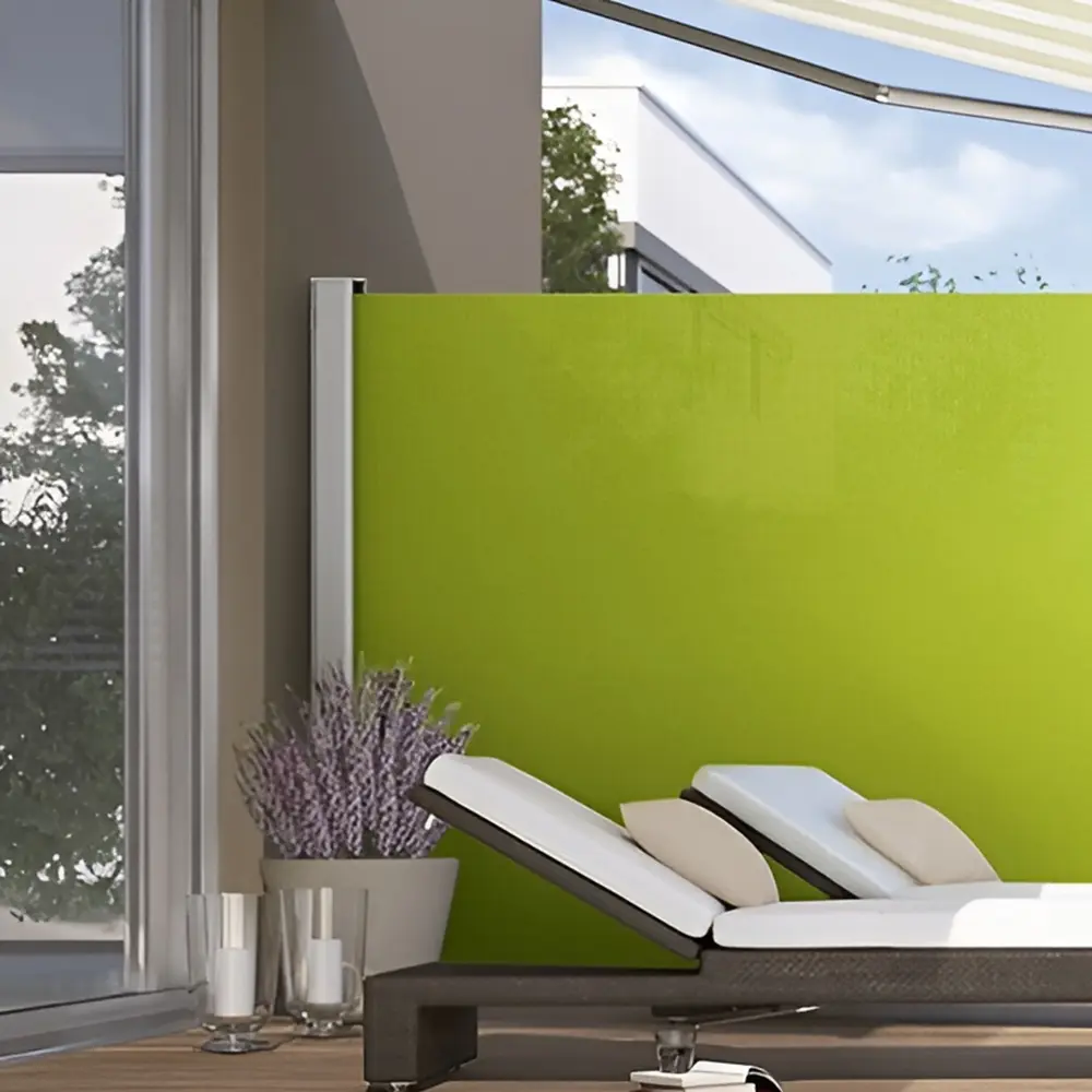 Limoengroen windscherm Paravento naast ligstoel