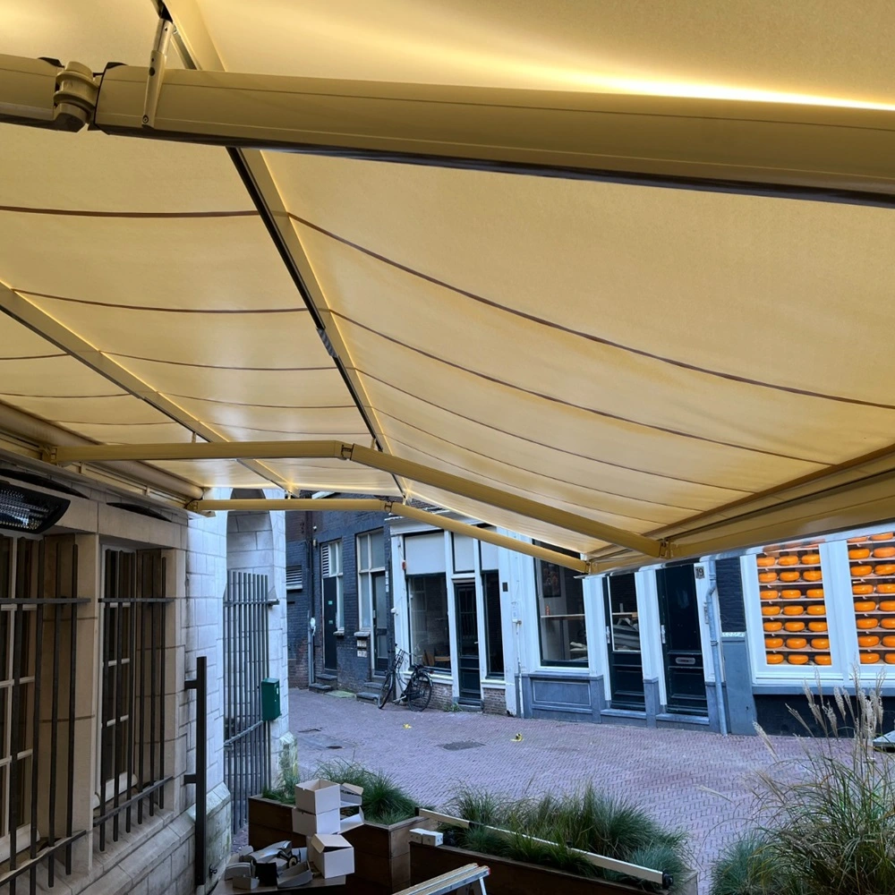 Onder Casa Sunrain zonwering terras Amsterdam