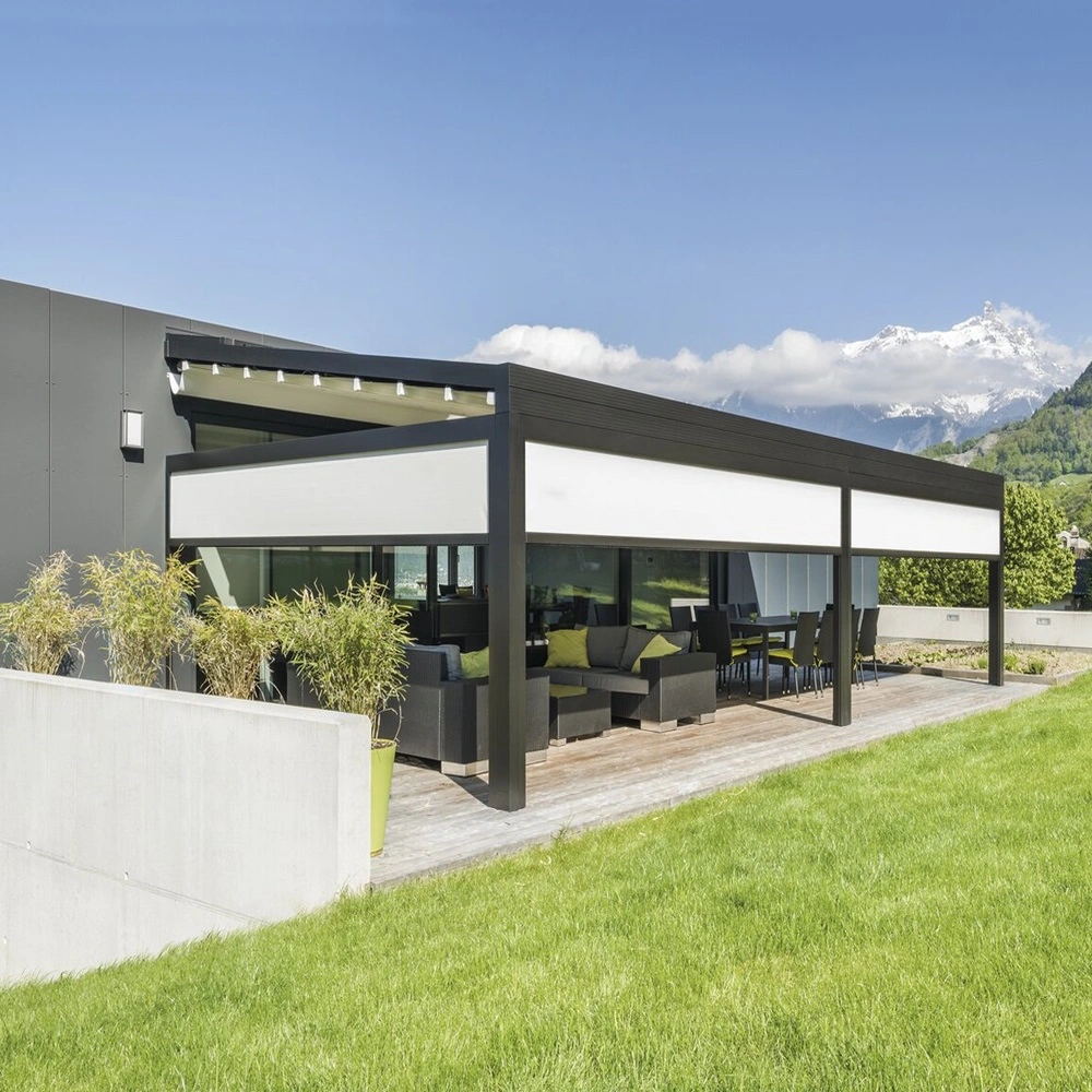 Overkapping Quadro met zitgedeelte in bergachtige omgeving