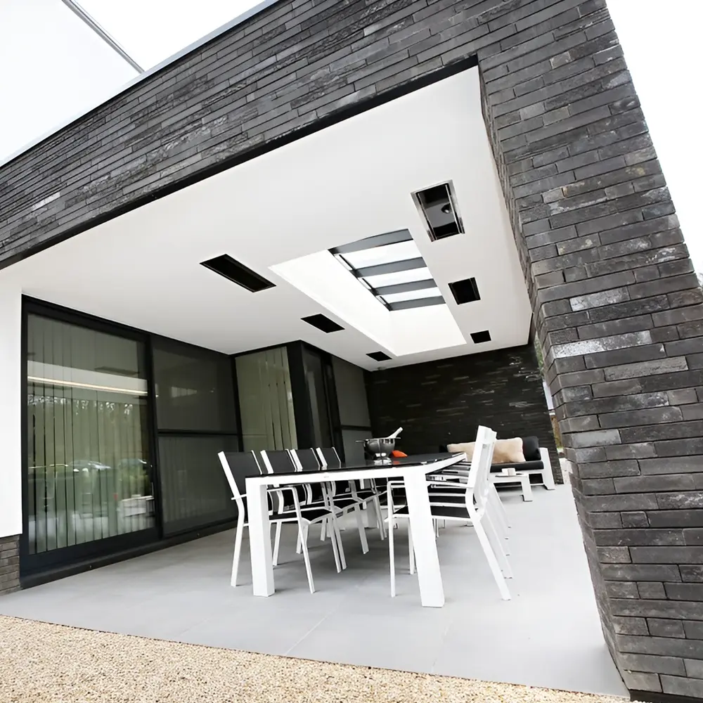 Platinum smart heat electric heaters in modern overdekt terras