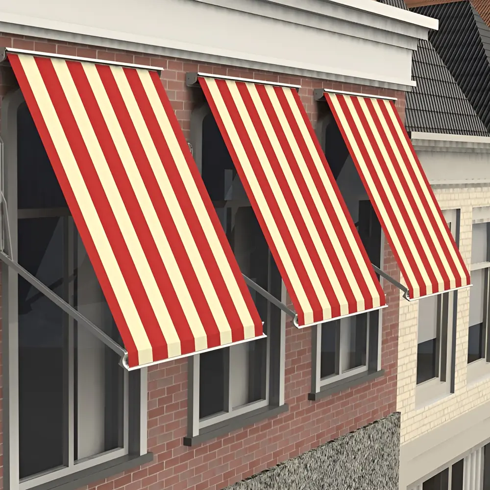 Rood-witte Carre uitvalschermen boven ramen van moderne stadshuizen