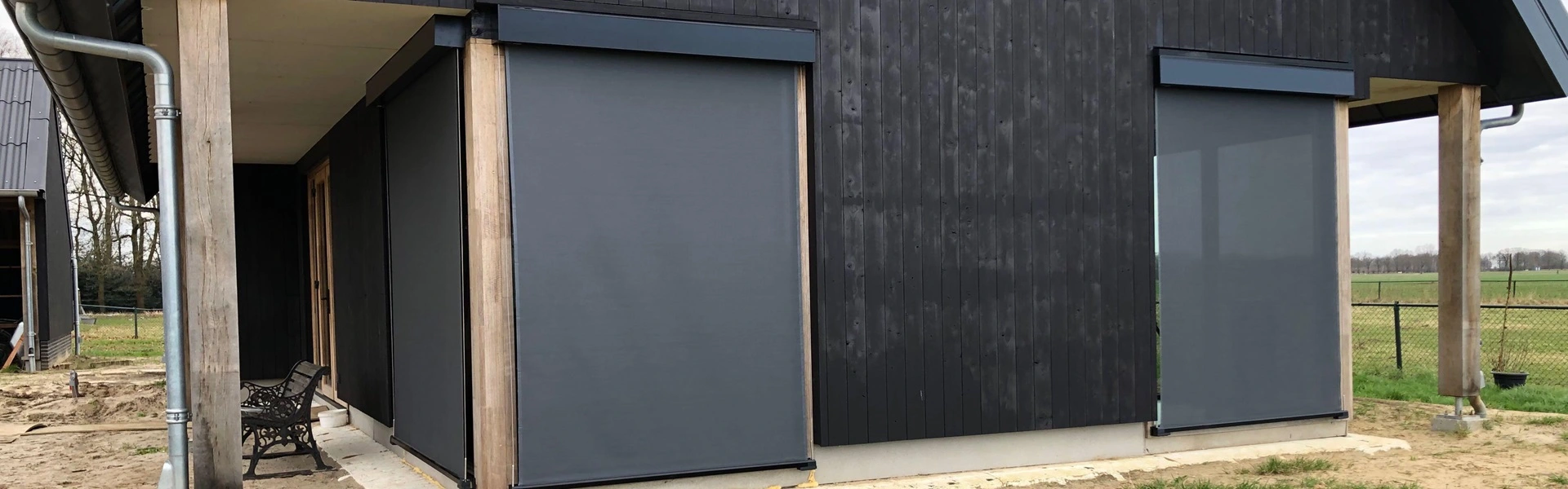 Kabelscreens op een woning in Dalfsen door Veldman Zonwering Kabelscreens op een woning in Dalfsen door Veldman Zonwering