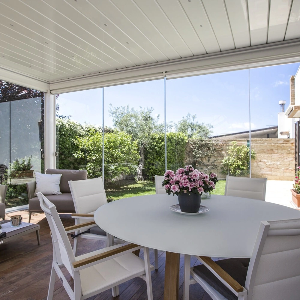 Lamellen tuinkamer Twist met zithoek en ronde tafel
