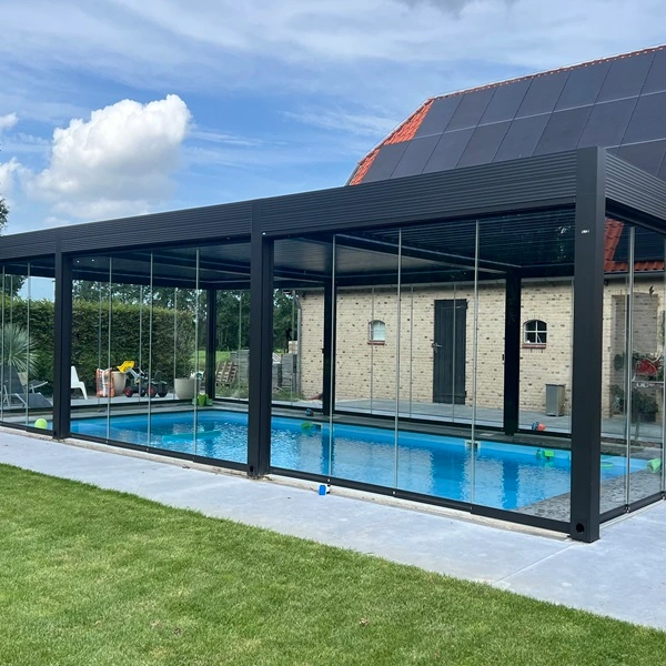 Overkapping bij zwembad