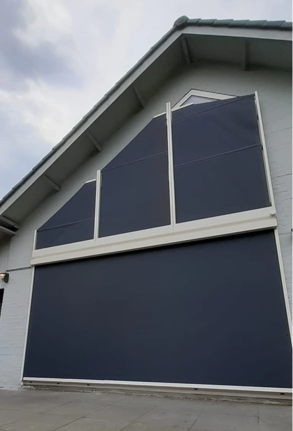 Project met schuine zonwering door Veldman Project met schuine zonwering door Veldman