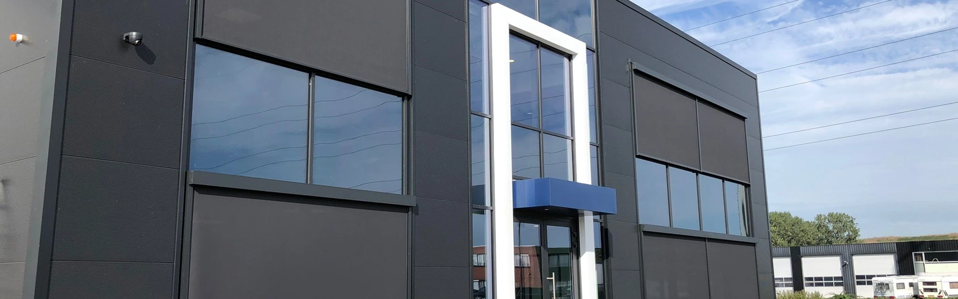 Realisatie zipscreens kantoor Heerenveen Realisatie zipscreens kantoor Heerenveen