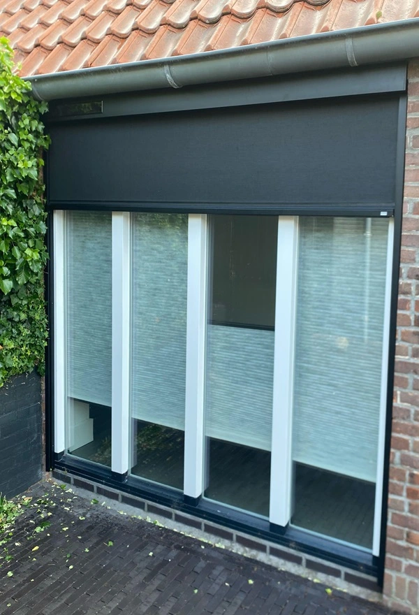 Solar screen project in Rottum voor de ramen Solar screen project in Rottum voor de ramen