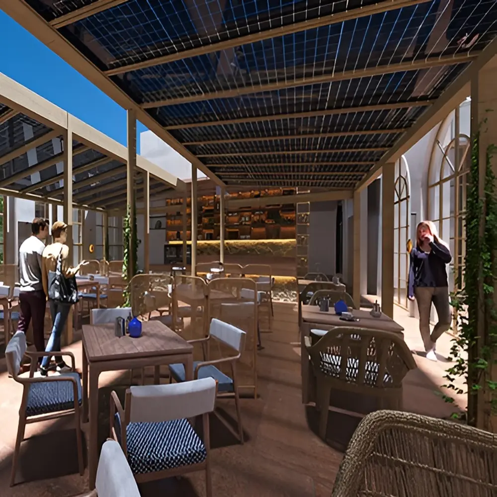 Chique terras met glazen dak en elegante meubels in horecastijl