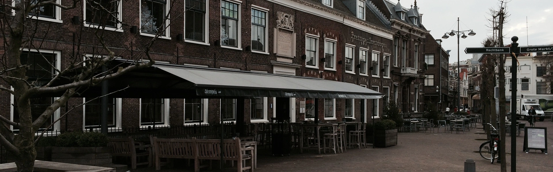 Gastro Sunrain systeem op horecaterras voor beschutting en stijl