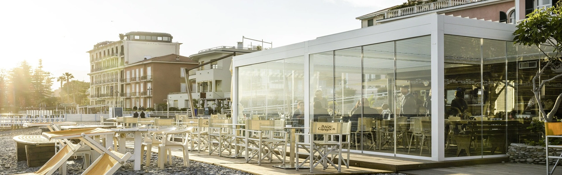 Horeca-overkapping met lamellen functioneel en stijlvol