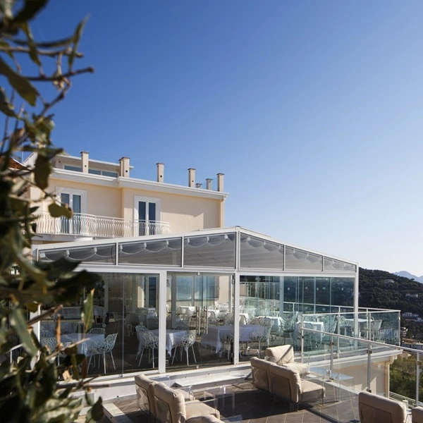 Horeca overkapping met vouwdak Quadra