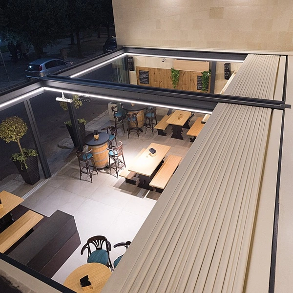 Horeca overkapping met vouwdak Zenit