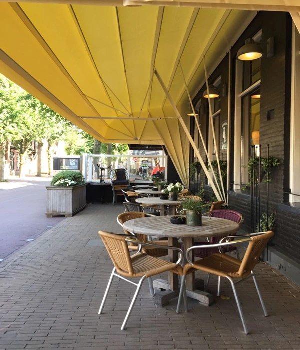 Markies biedt schaduw en stijl voor horeca-terras