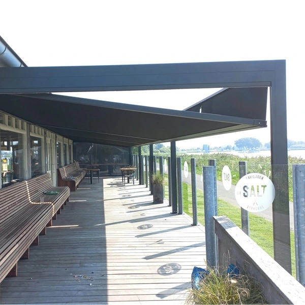 Rechte horeca overkapping met doek