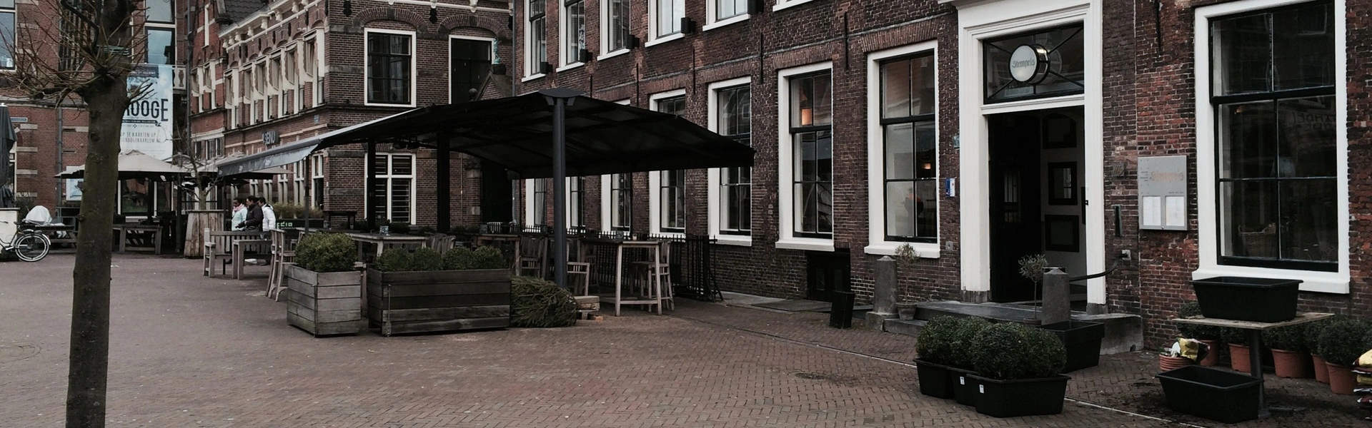 Vrijstaand horecaterras met Gastro Sunrain overkapping