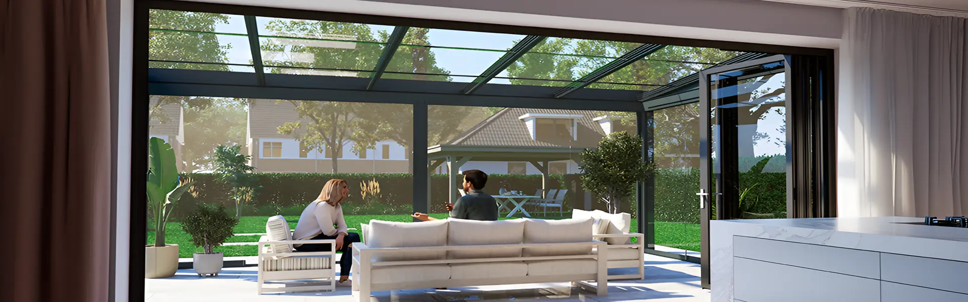 Binnenaanzicht van glazen schuifdak overkapping Neo met uitzicht op een tuin