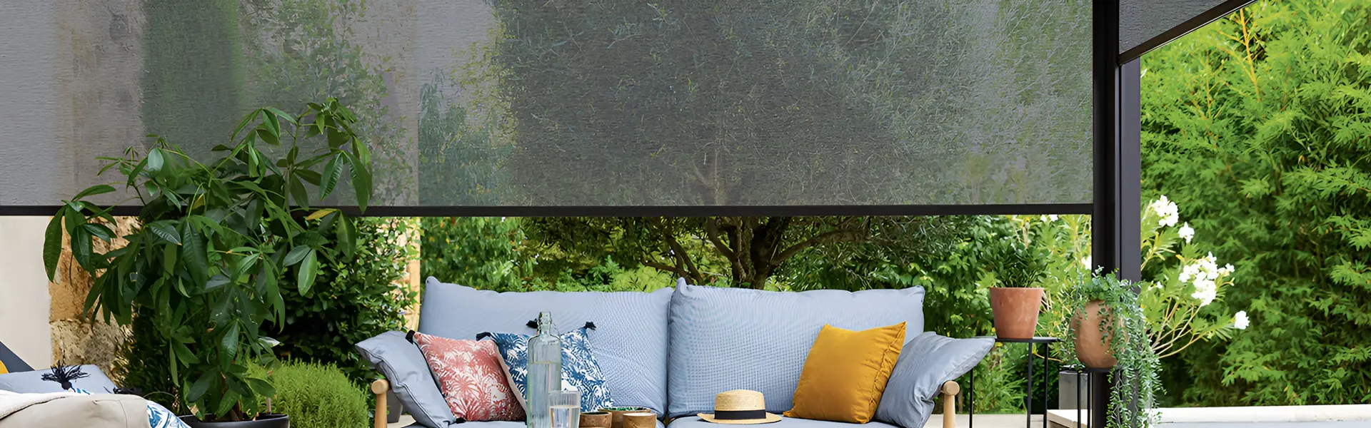 Details van Serge-doek in grijstinten voor optimale zonwering en privacy