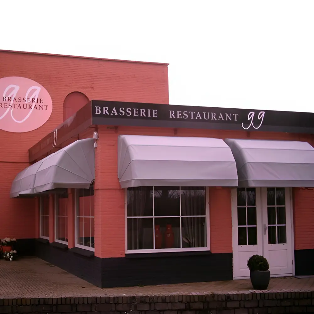 Grijze markiezen bij Brasserie Restaurant 99 voor een elegante uitstraling