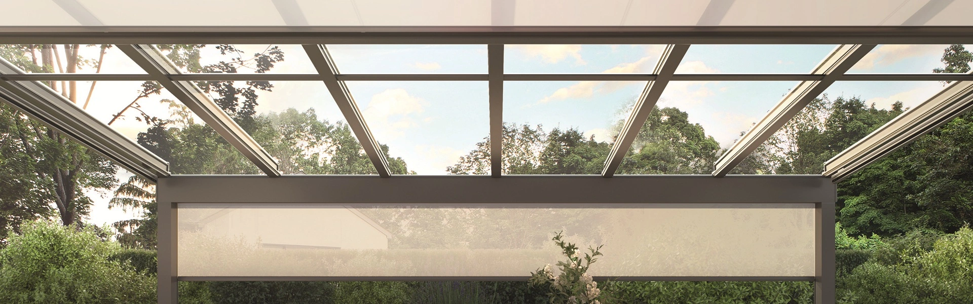 Interieurzicht onder glazen overkapping Terrazza Sempra met vrij uitzicht