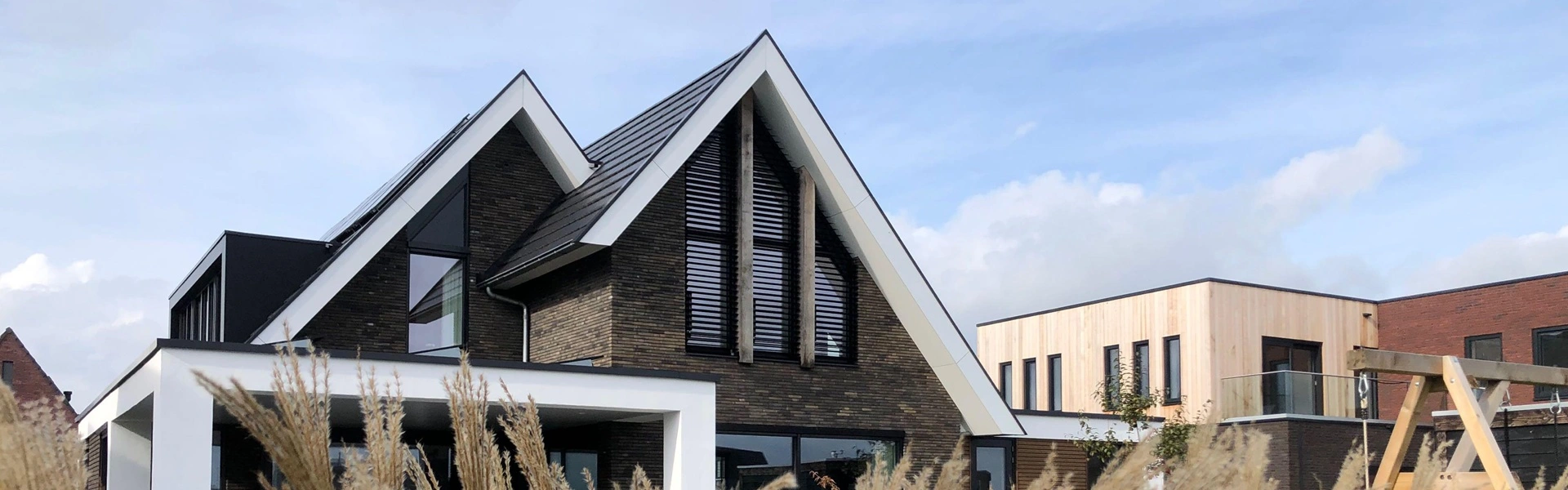 Louvre lamellen geplaatst in Meerstad Veldman Zonwering project