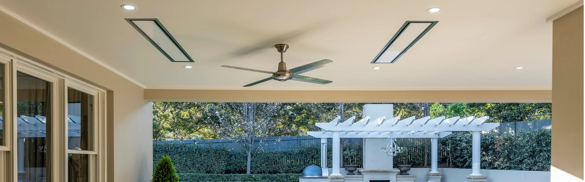 Plafondheater Platinum Smart-Heat Electric in overdekte buitenruimte