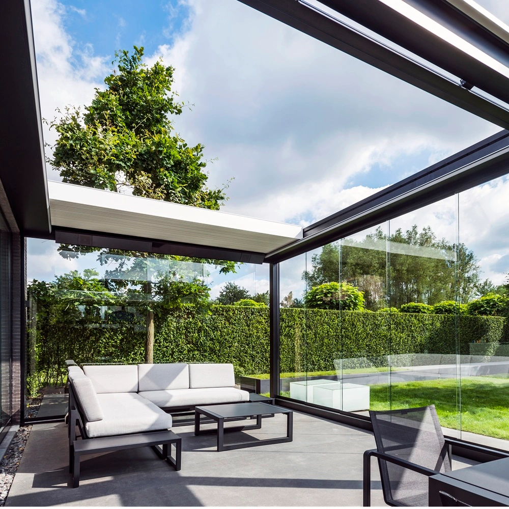 Renson Camargue Skye lamellenoverkapping aan moderne prive woning