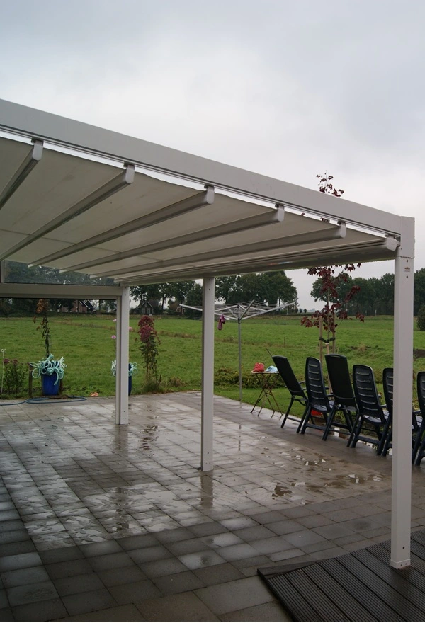 Veldman Zonwering terrasoverkapping met schuifdak bij woning in Bontebok Veldman Zonwering terrasoverkapping met schuifdak bij woning in Bontebok