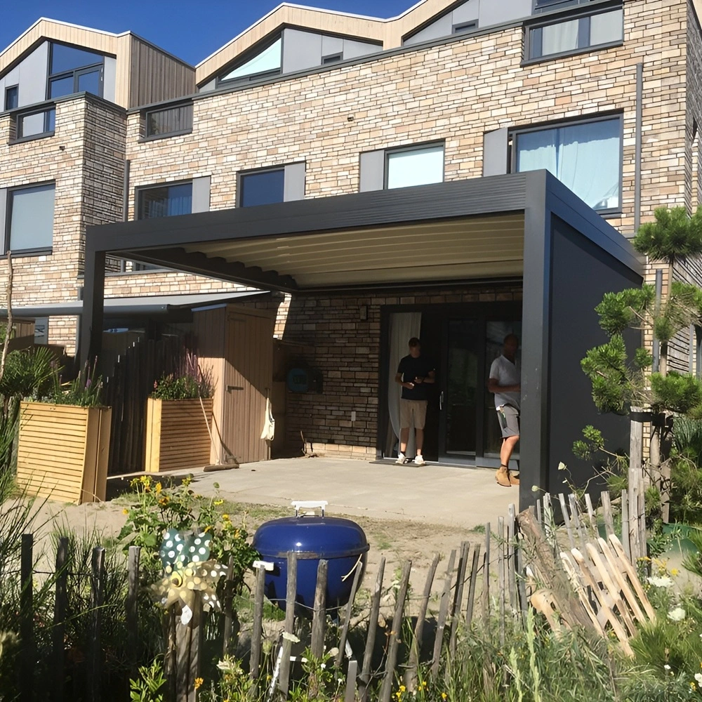 Veldman Zonwering terrasoverkapping met schuifdak gerealiseerd bij woning in Almere Veldman Zonwering terrasoverkapping met schuifdak gerealiseerd bij woning in Almere