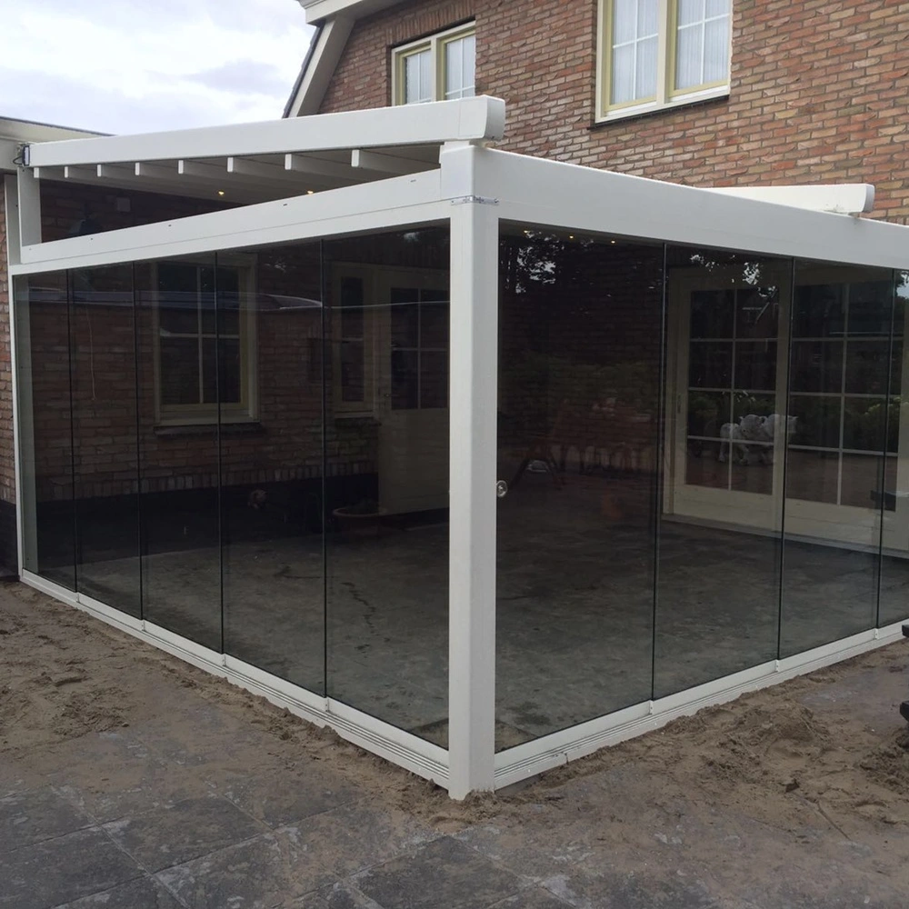 Veldman Zonwering tuinkamer met glazen schuifwanden bij woning in Wolvega Veldman Zonwering tuinkamer met glazen schuifwanden bij woning in Wolvega