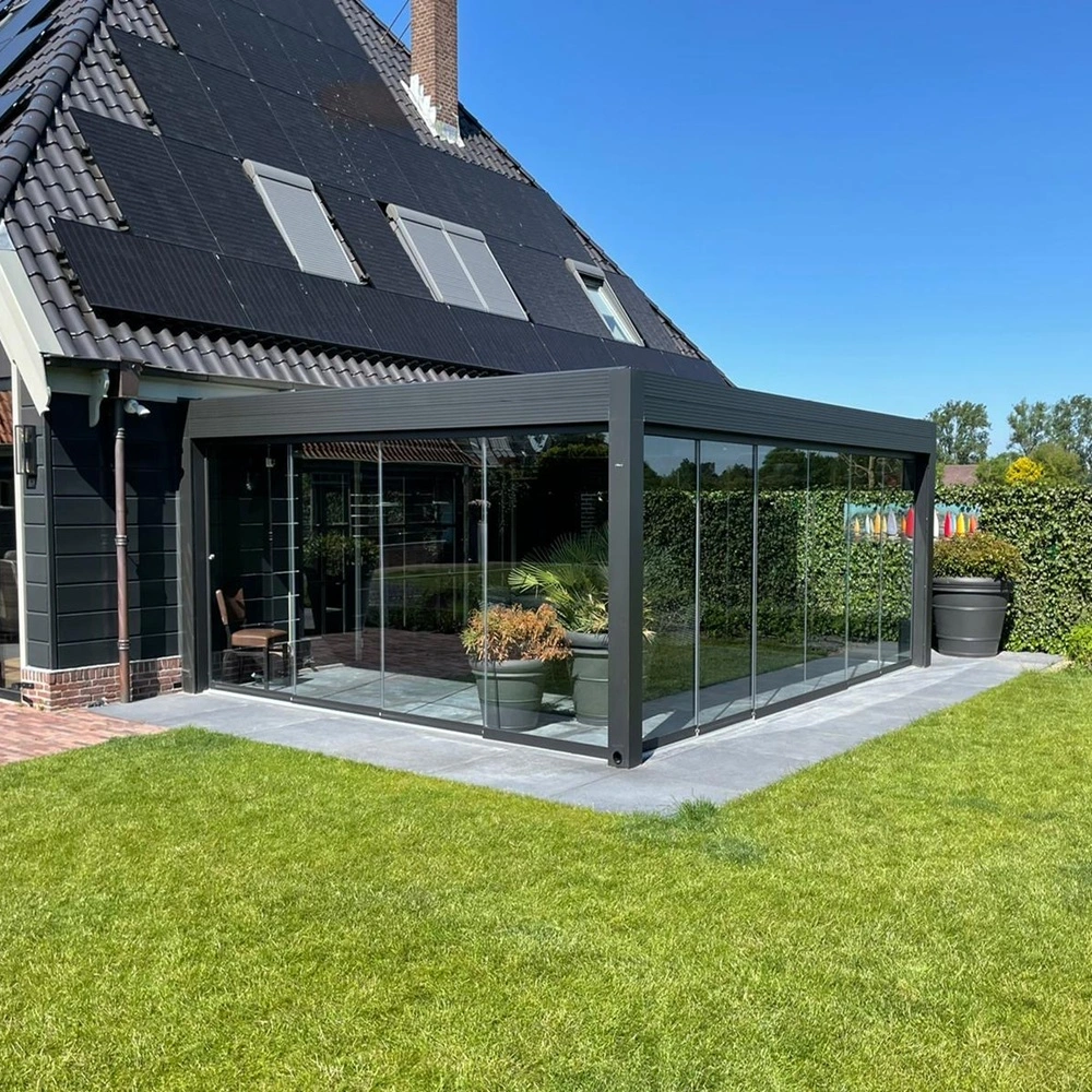 Veldman Zonwering tuinkamer met glazen wanden en schuifdak in Wognum Veldman Zonwering tuinkamer met glazen wanden en schuifdak in Wognum