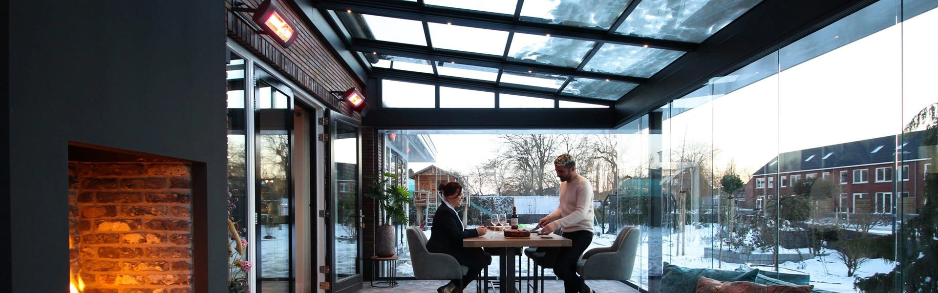 Binnenkant van glazen tuinkamer Neo Ittalum