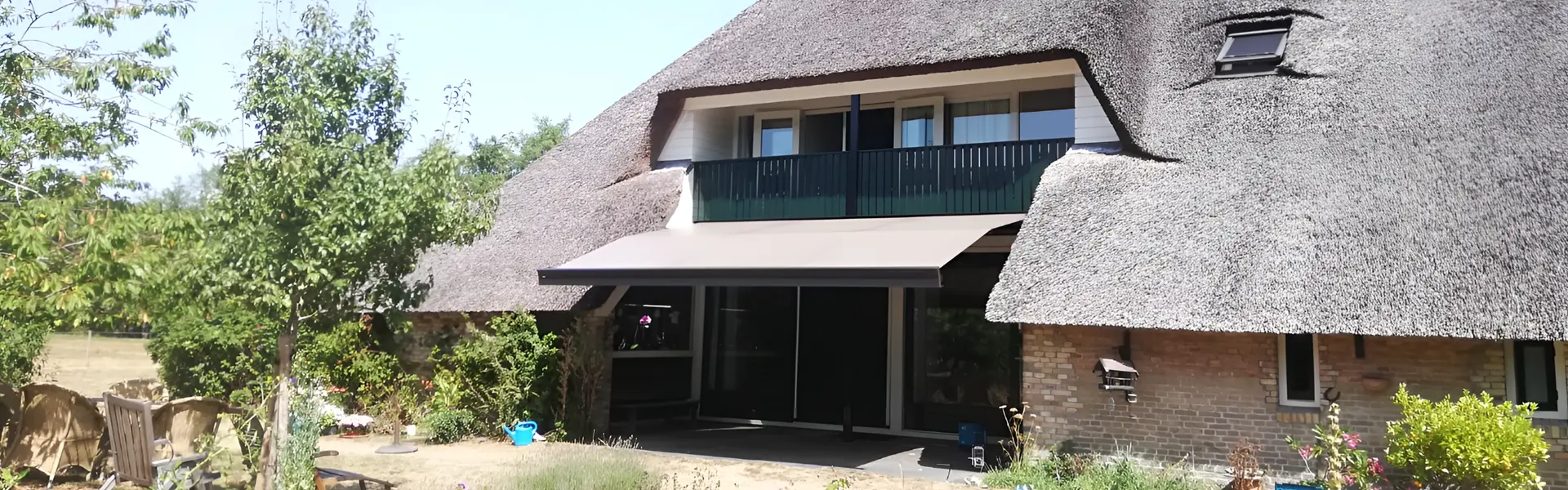 Casa Sunrain zonwering in een landelijke omgeving