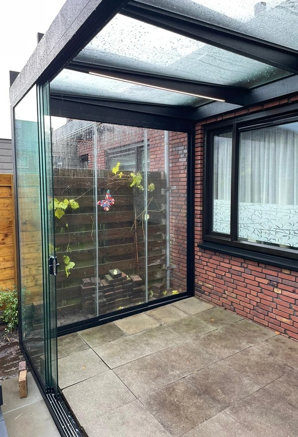 Glazen tuinkamer geplaatst door Veldman Zonwering in Heerenveen Glazen tuinkamer geplaatst door Veldman Zonwering in Heerenveen