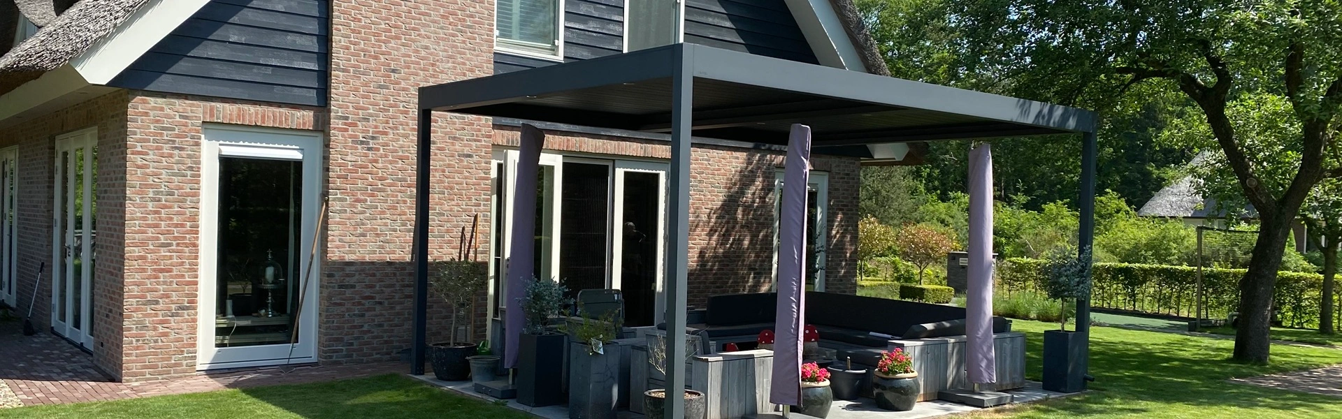 Lamellen overkapping geplaatst door Veldman Zonwering in Drenthe